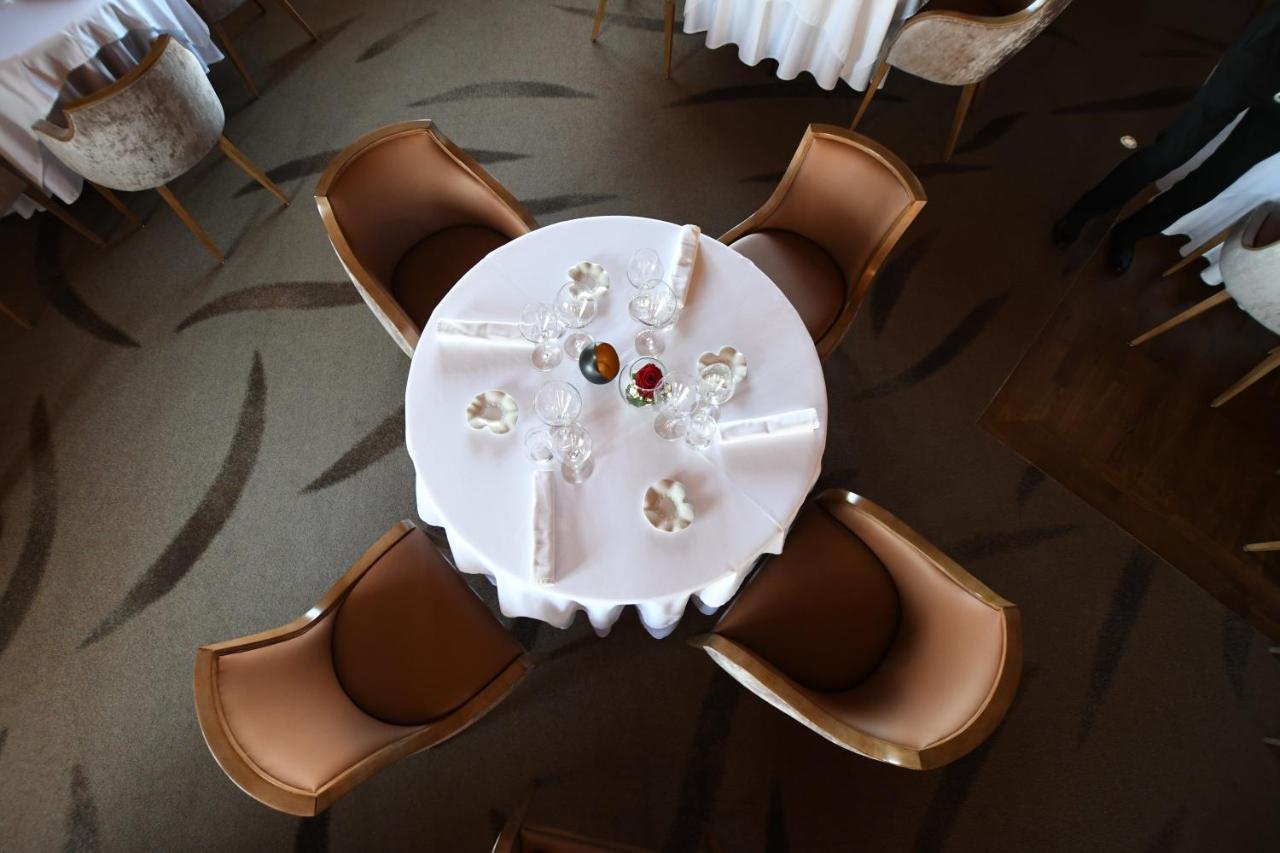 Logis Hotel Restaurant Au Boeuf Rouge Niederschaeffolsheim Buitenkant foto