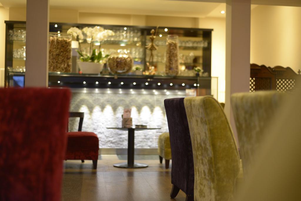 Logis Hotel Restaurant Au Boeuf Rouge Niederschaeffolsheim Buitenkant foto