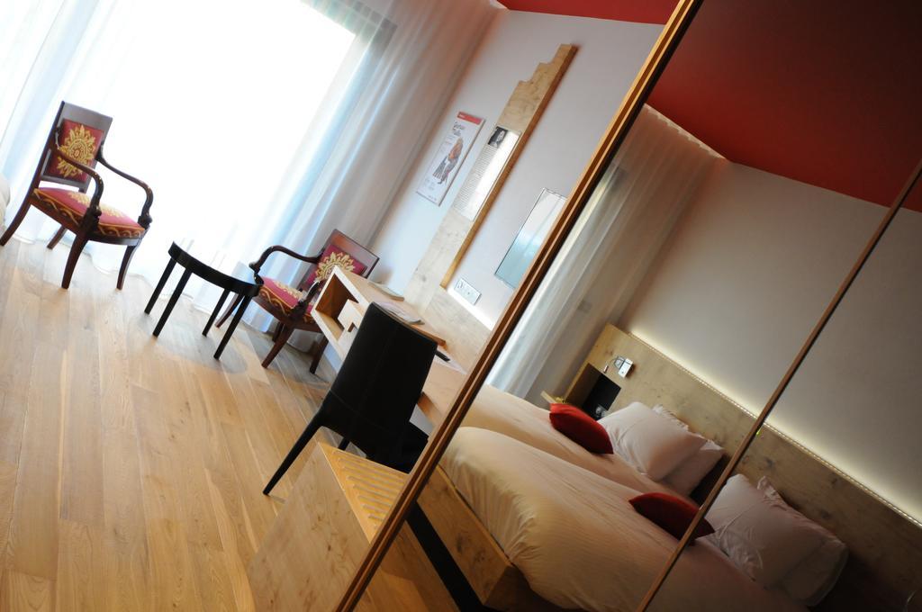 Logis Hotel Restaurant Au Boeuf Rouge Niederschaeffolsheim Buitenkant foto